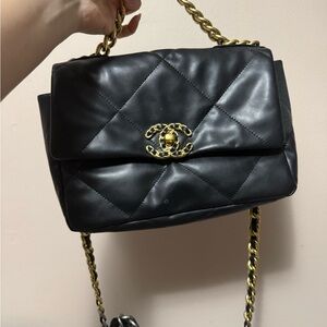 CC 19 Black Leather Shoulder Bag with Gold Chain